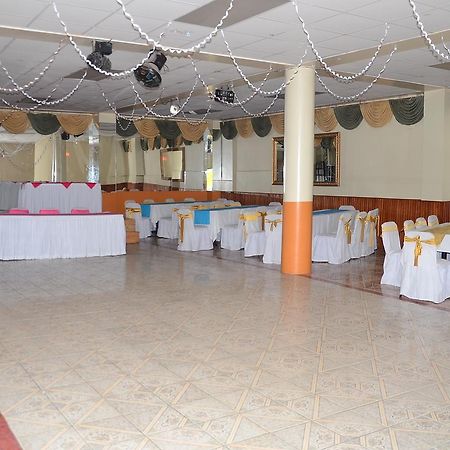 Hotel Real Madrid Riobamba Dış mekan fotoğraf