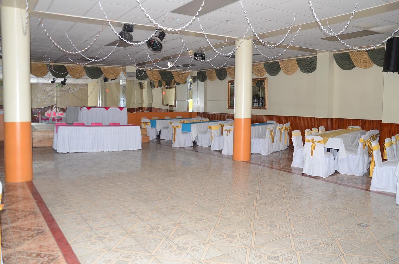 Hotel Real Madrid Riobamba Dış mekan fotoğraf