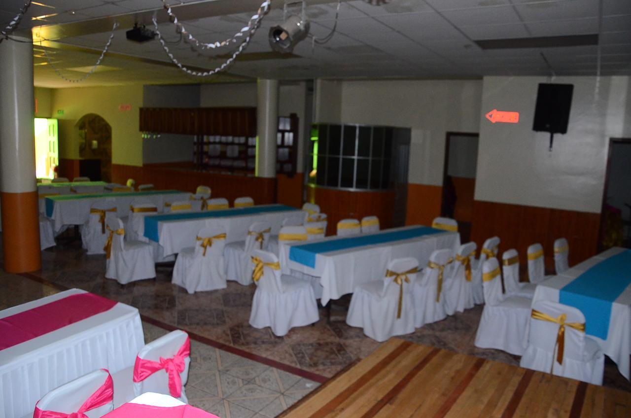 Hotel Real Madrid Riobamba Dış mekan fotoğraf