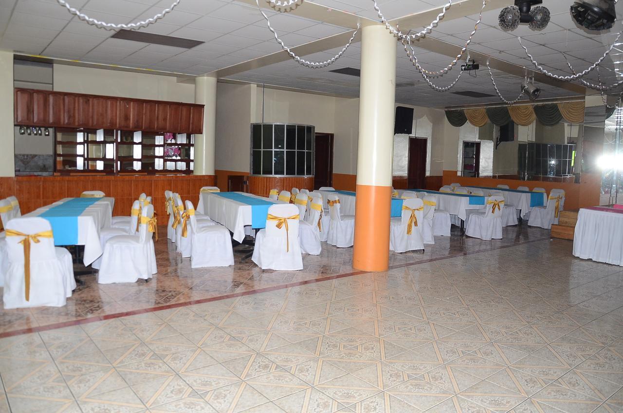 Hotel Real Madrid Riobamba Dış mekan fotoğraf