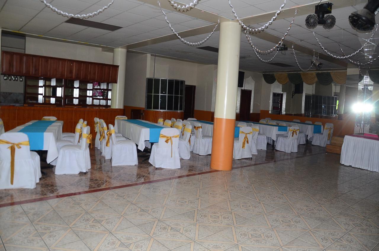 Hotel Real Madrid Riobamba Dış mekan fotoğraf