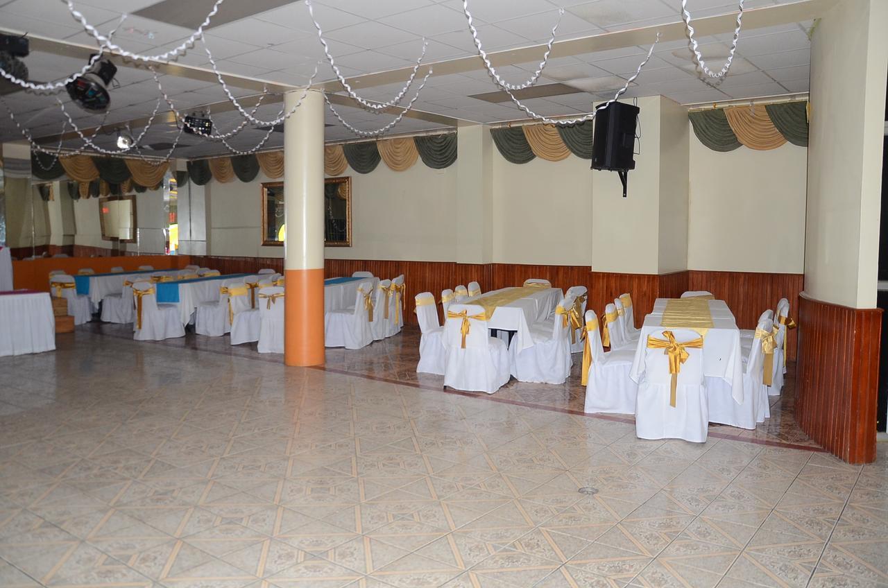 Hotel Real Madrid Riobamba Dış mekan fotoğraf